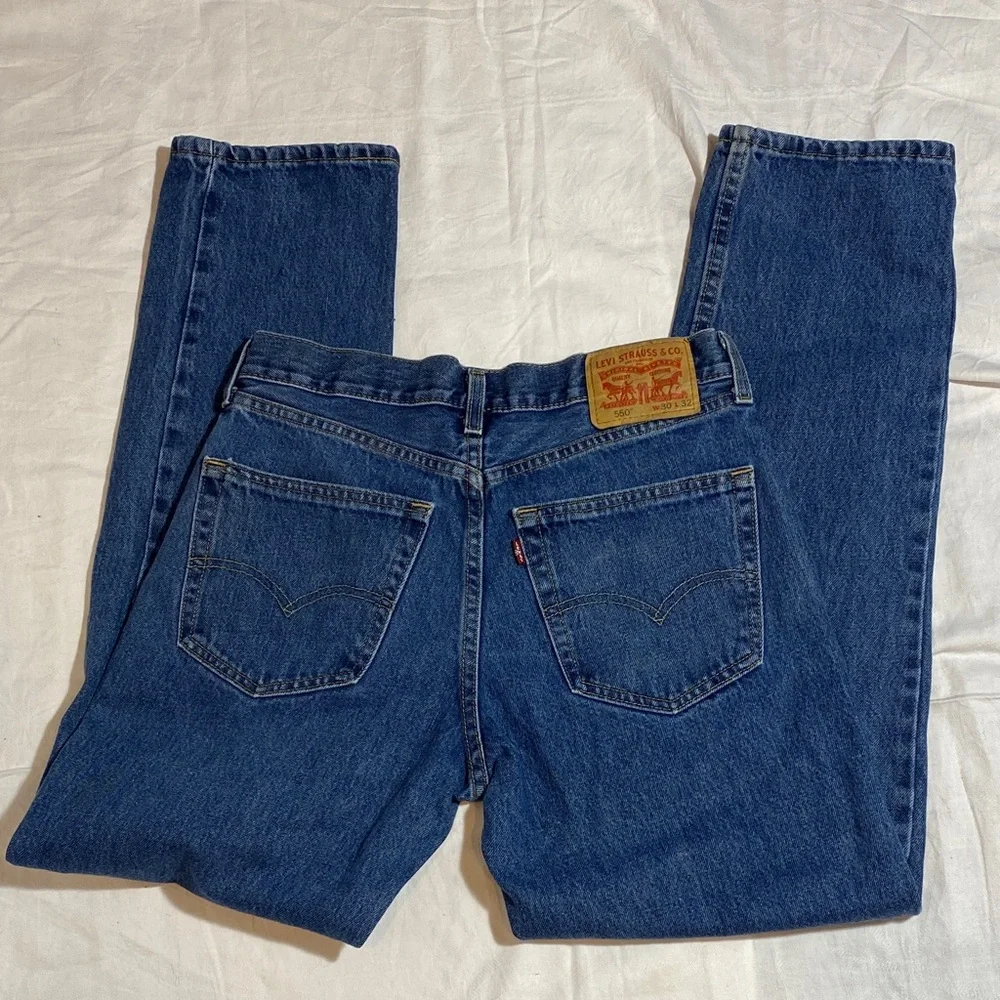 Levi’s 550 Men’s Classic Blue Wash Relax Fit Jeans  Size W-30 L-32 - Picture 3 of 6